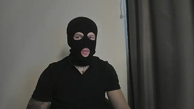 Snapshot of Huntall77 chatting on November 2025 07:20:01 AM Huntall77 online show from November 2025 07:20:01 AM