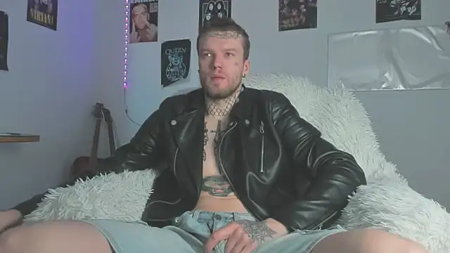 Huntall77 online show from March 2026 06:13:02 AM