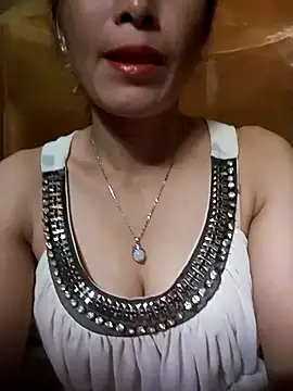 Snapshot of Soursop-op chatting on November 2025 06:34:01 AM Soursop-op online show from November 2025 06:34:01 AM