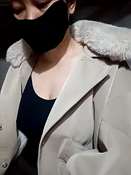 thuy-kieu online show from November 2025 03:17:01 AM