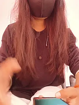 Iamyourdarling online show from November 2025 05:39:02 AM