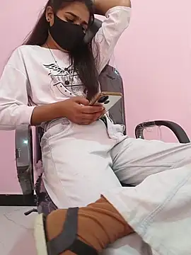 Iamyourdarling online show from December 2025 05:46:01 AM