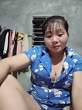 Snapshot of vangkt-cute chatting on May 2026 01:10:02 PM vangkt-cute online show from May 2026 01:10:02 PM