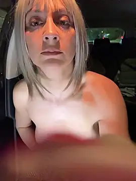 HOTLadyluna online show from April 2026 07:37:02 PM