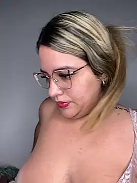 Snapshot of Amira_Malia chatting on March 2026 11:27:02 AM Amira Malia online show from March 2026 11:27:02 AM