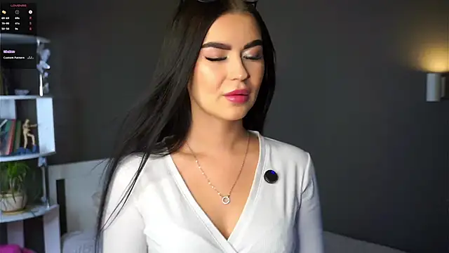 CoreenYorton online show from November 2025 01:04:02 AM