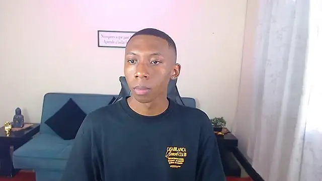 Miilo18 online show from December 2025 09:02:01 PM