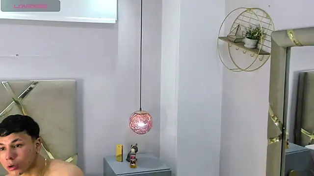 Snapshot of AaronFonseca_ chatting on November 2025 08:08:02 PM AaronFonseca online show from November 2025 08:08:02 PM