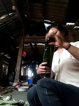 Snapshot of mi_ka_mi chatting on March 2026 07:48:02 AM mi ka mi online show from March 2026 07:48:02 AM