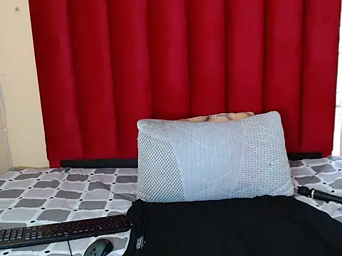 ChoklitBerry online show from November 2025 02:33:01 PM