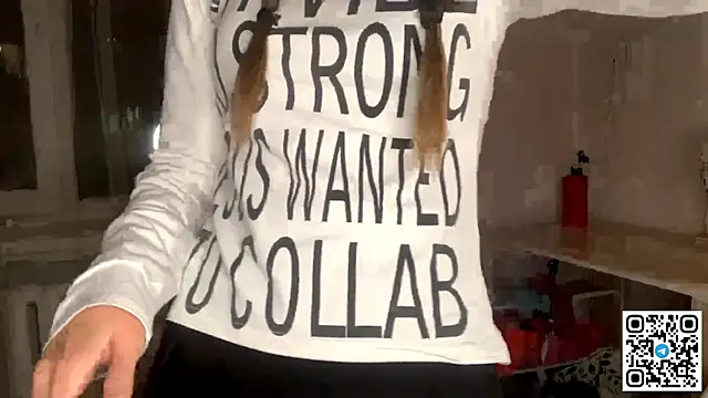 Snapshot of HoaPatton chatting on November 2025 11:10:01 AM HoaPatton online show from November 2025 11:10:01 AM