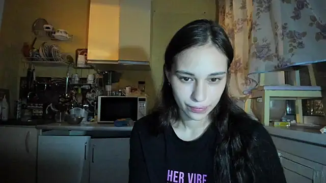 Snapshot of BrunetteVibe chatting on November 2025 03:34:02 PM BrunetteVibe online show from November 2025 03:34:02 PM