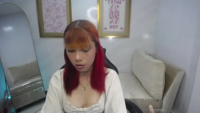 Sweet Kitty v online show from November 2025 01:40:01 PM