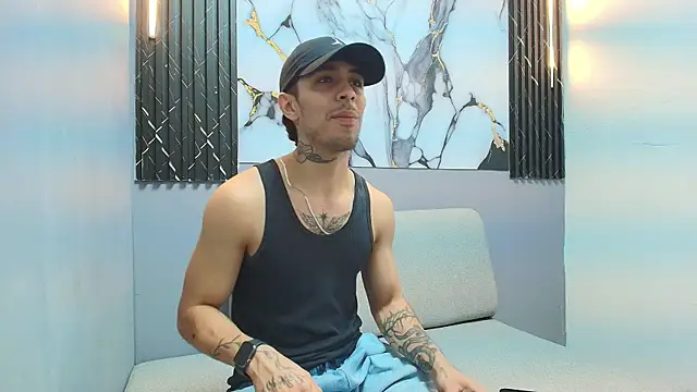 Snapshot of Aethon_noir chatting on November 2025 08:19:02 PM Aethon noir online show from November 2025 08:19:02 PM