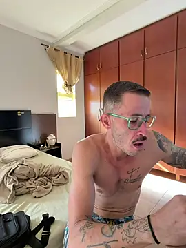 Lucasjandre online show from May 2026 11:48:01 AM