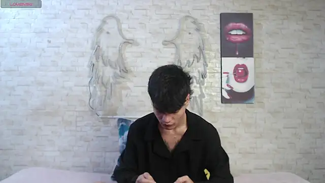 axel milo kairo and noa online show from February 2026 04:21:02 PM