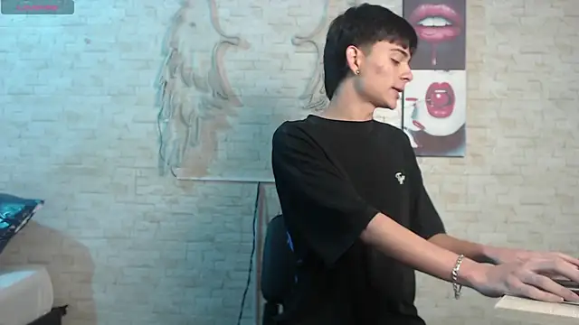 axel milo kairo and noa online show from February 2026 06:36:01 PM