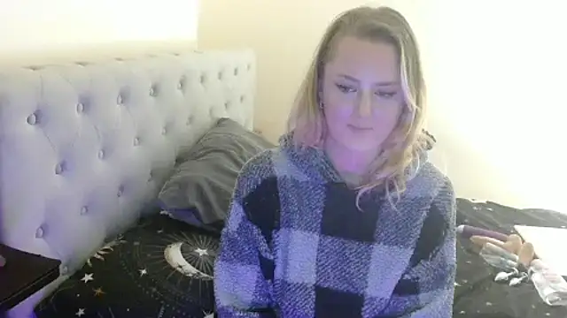 Snapshot of Tatted_emi chatting on February 2026 06:56:01 PM Tatted emi online show from February 2026 06:56:01 PM