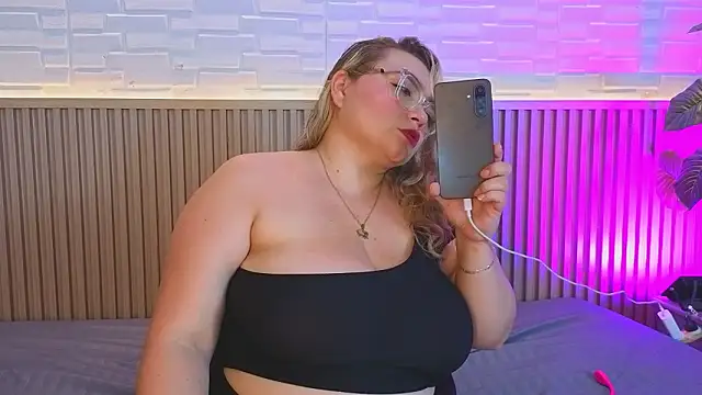 Amber bunnyx01 online show from February 2026 12:37:01 AM