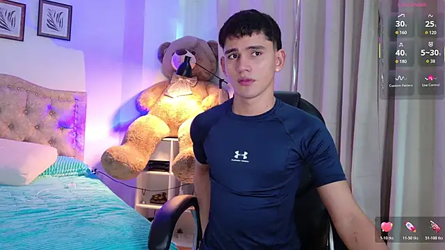 Snapshot of estebanperez_26 chatting on May 2026 01:43:02 PM estebanperez 26 online show from May 2026 01:43:02 PM