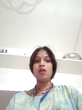 Mohnicute online show from May 2026 05:29:02 PM