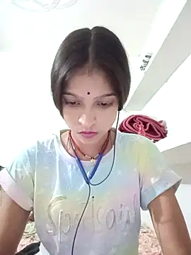 Mohnicute online show from May 2026 06:15:02 PM