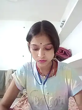Mohnicute online show from May 2026 07:30:02 PM