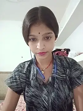 Mohnicute online show from May 2026 01:19:01 PM
