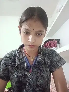 Mohnicute online show from May 2026 07:22:01 PM