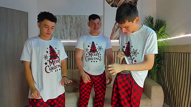 Justingsex1 online show from December 2025 05:26:01 AM