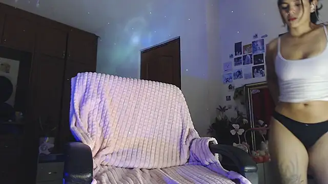 Mia Tylorr online show from November 2025 09:47:01 PM