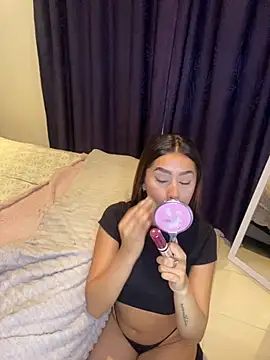 Snapshot of lauren_clauz chatting on November 2025 12:22:01 AM lauren clauz online show from November 2025 12:22:01 AM