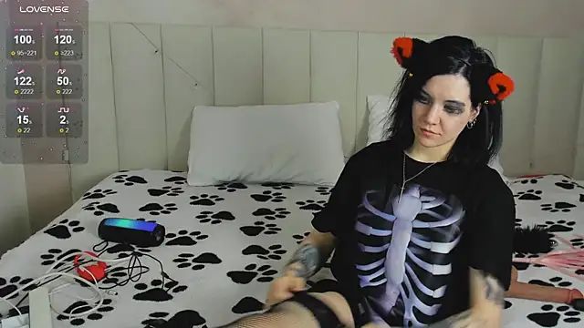 Snapshot of Lina_Moony chatting on February 2026 01:54:01 AM Lina Moony online show from February 2026 01:54:01 AM