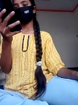 Snapshot of Riya_917 chatting on November 2025 06:57:02 AM Riya 917 online show from November 2025 06:57:02 AM