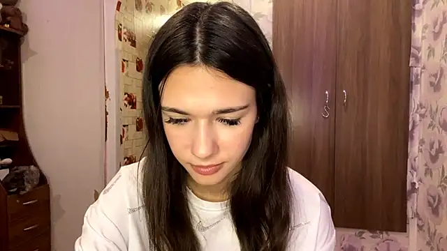 EunHendericks online show from November 2025 10:52:02 AM