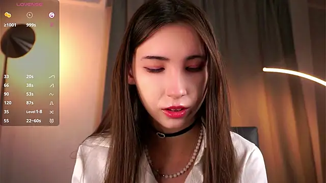 NanceeWestaway online show from December 2025 06:01:02 PM