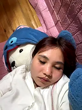 Snapshot of EllyMay22 chatting on November 2025 02:50:02 PM EllyMay22 online show from November 2025 02:50:02 PM