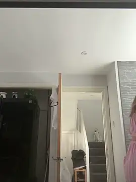 Cutebrowneyes  online show from December 2025 01:05:02 PM