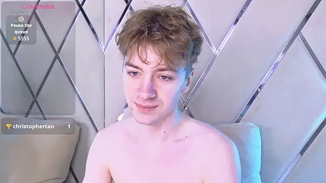 Snapshot of Paul_Holt chatting on December 2025 08:50:02 PM Paul Holt online show from December 2025 08:50:02 PM