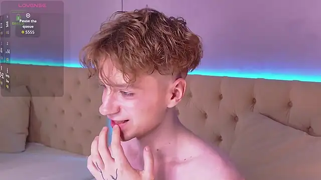 Snapshot of Paul_Holt chatting on January 2026 08:36:02 PM Paul Holt online show from January 2026 08:36:02 PM