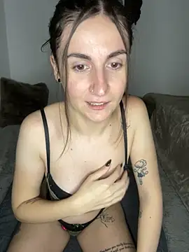 AuroraAllure 27 online show from November 2025 05:33:01 PM