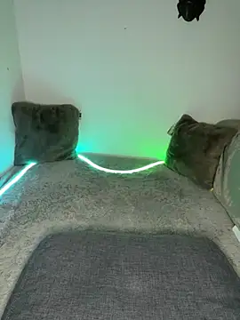 AuroraAllure 27 online show from January 2026 06:10:01 PM