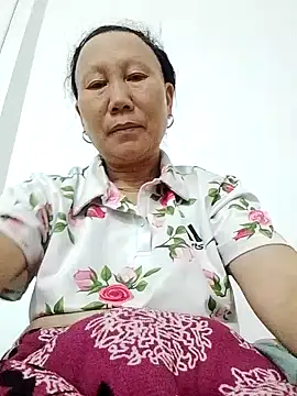 Snapshot of tomi-na chatting on November 2025 07:19:01 AM tomi-na online show from November 2025 07:19:01 AM