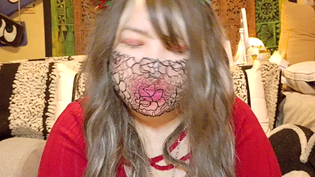 oxLILxMELOxo online show from December 2025 01:40:02 PM