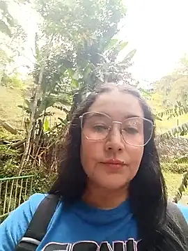 Snapshot of SaloGray8 chatting on June 2026 12:19:01 PM SaloGray8 online show from June 2026 12:19:01 PM