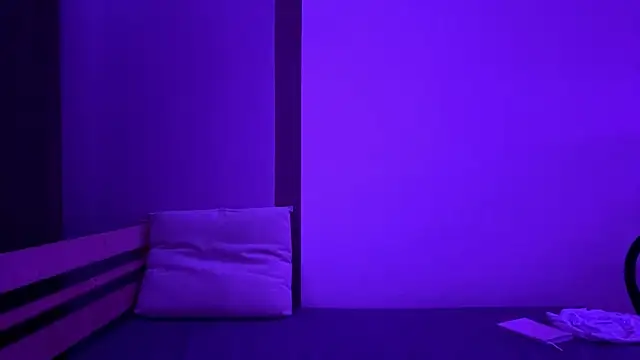 EmilySkyline online show from November 2025 07:13:02 PM