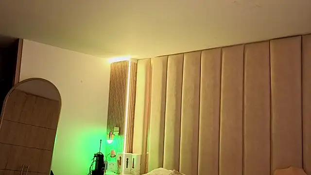 Iamnyxy online show from April 2026 11:33:01 AM