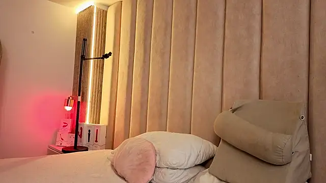 Iamnyxy online show from April 2026 12:50:01 PM