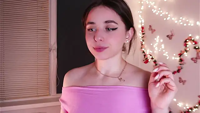 yoyogirlx online show from March 2026 01:22:02 PM