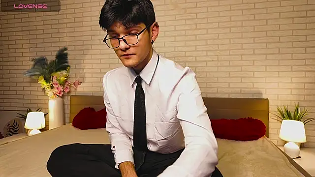 LiamRivers online show from November 2025 02:05:01 PM